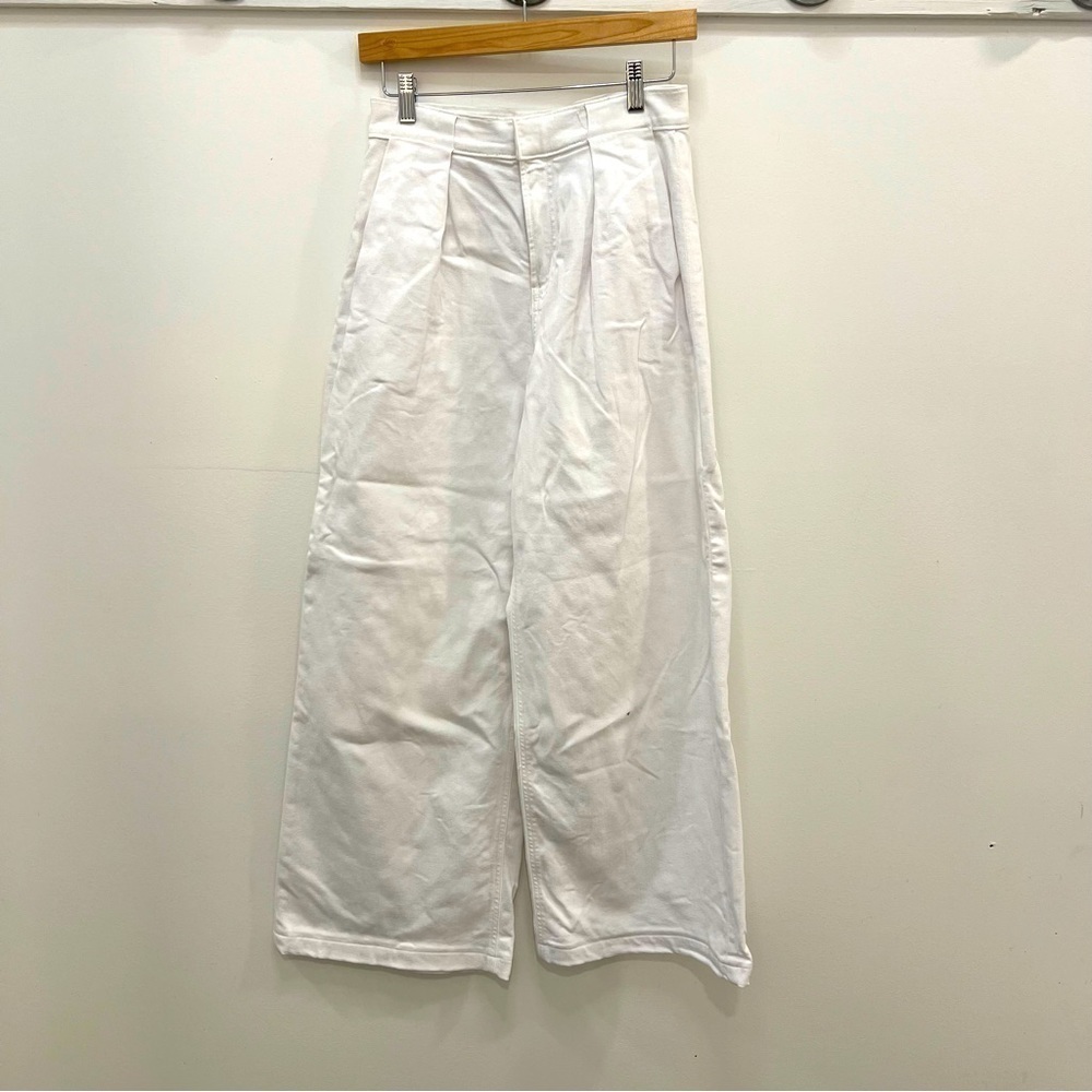 Express Relaxed Wide Leg Super High Rise Wide leg white jeans